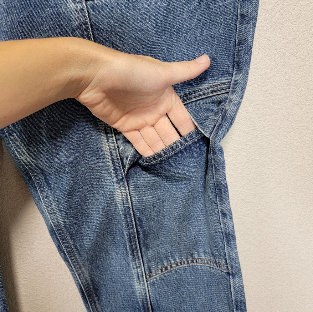 Agolde Cooper Cargo carpenter denim jeans in light wash - Picture 8 of 12